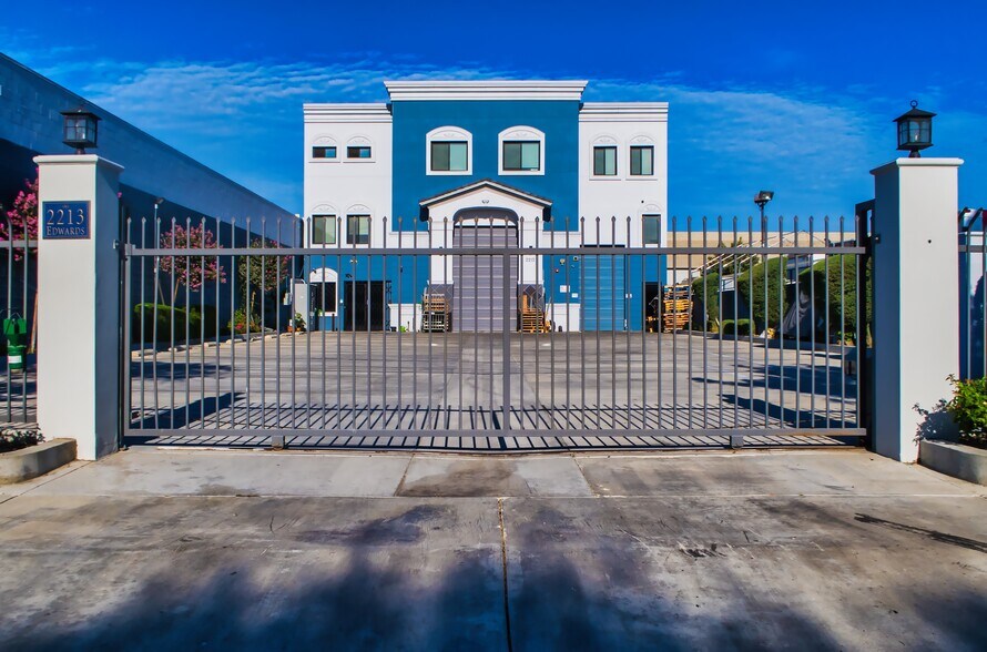 2213 Edwards Ave, South El Monte, CA à louer - Photo de l’immeuble – Image 3 sur 34