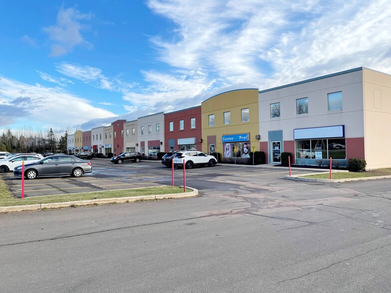 1080 Champlain St, Dieppe, NB à louer - Photo principale – Image 1 sur 1