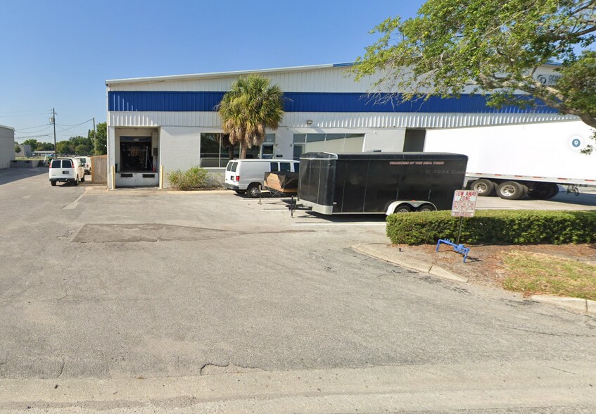 3250 44th Ave N, Saint Petersburg, FL à louer - Photo de l’immeuble – Image 2 sur 14