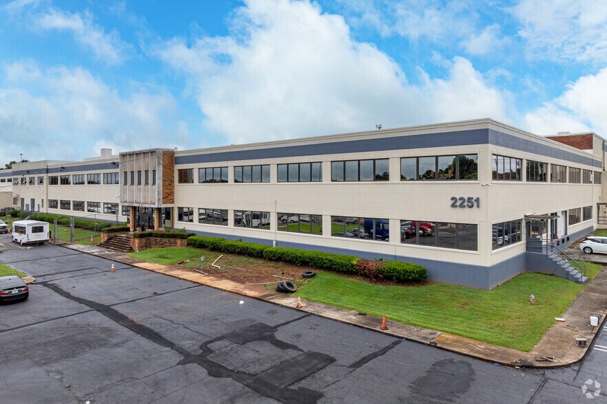 2251 Sylvan Rd, East Point, GA à louer - Photo principale – Image 2 sur 16