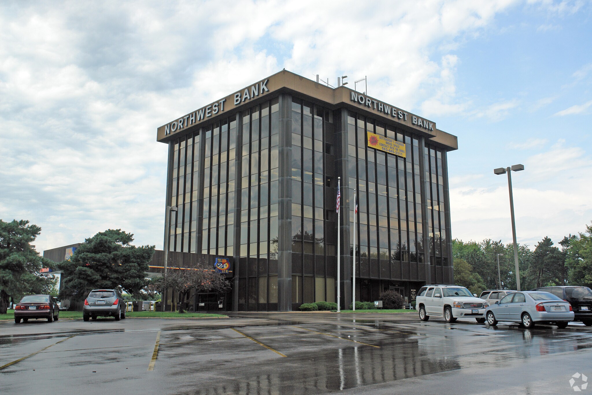 2550 Middle Rd, Bettendorf, IA à vendre Photo principale– Image 1 sur 15