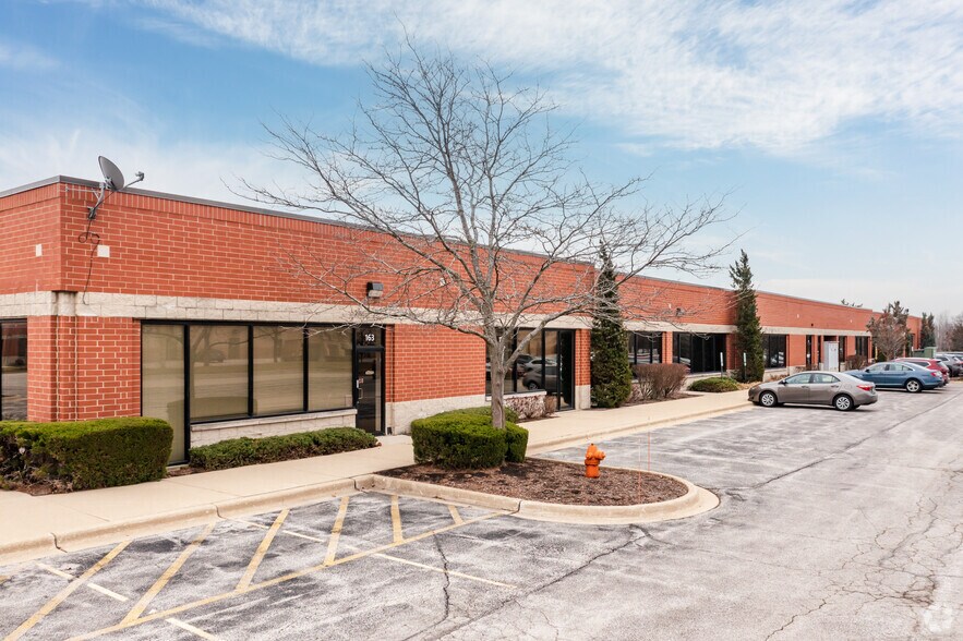1272 Bond St, Naperville, IL à louer - Photo de l’immeuble – Image 2 sur 14