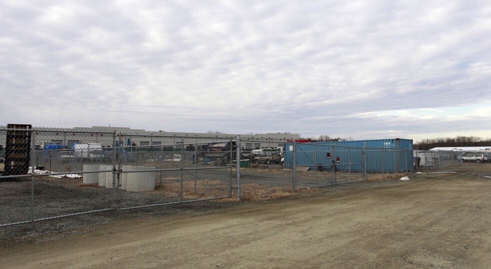 9150 Mike Garcia Dr, Manassas, VA à louer - Photo de l’immeuble – Image 1 sur 3