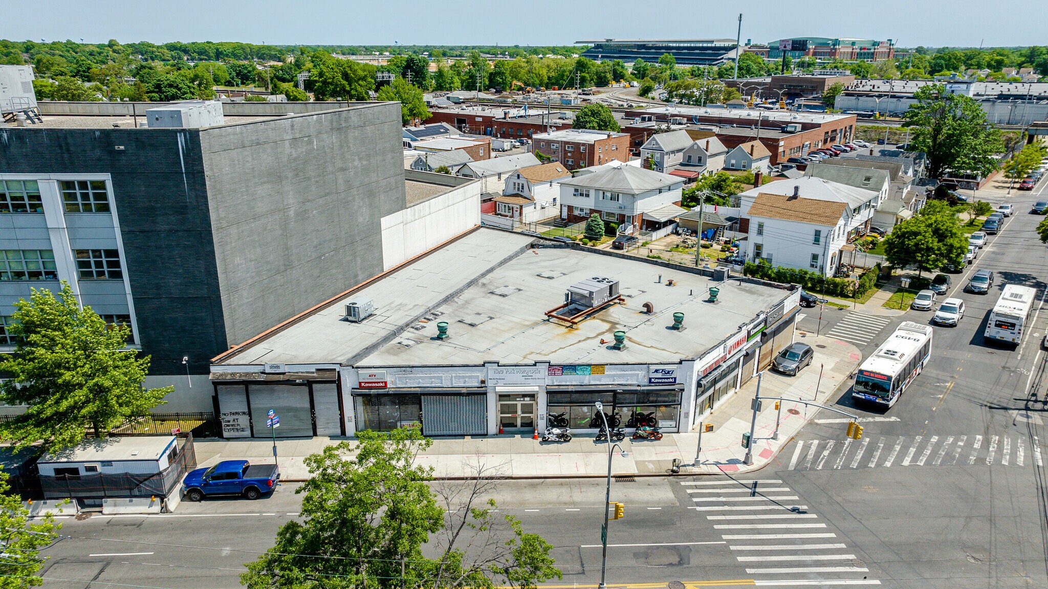 22202 Jamaica Ave, Queens Village, NY à vendre Photo principale– Image 1 sur 15