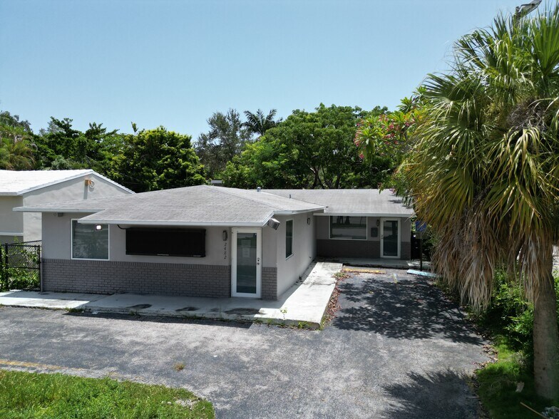 2482 SW 27th Ter, Miami, FL à vendre - Photo principale – Image 1 sur 8