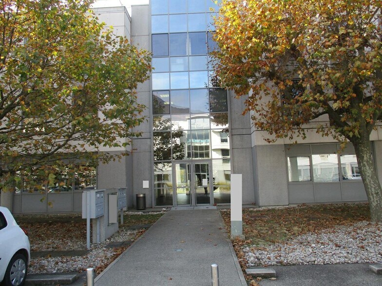 Bureau dans Grenoble à louer - Photo de l’immeuble – Image 3 sur 3