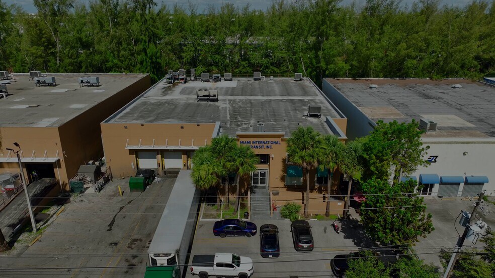 1776 NW 95th Ave, Miami, FL à vendre - Vidéo sur l’annonce professionnelle – Image 2 sur 10