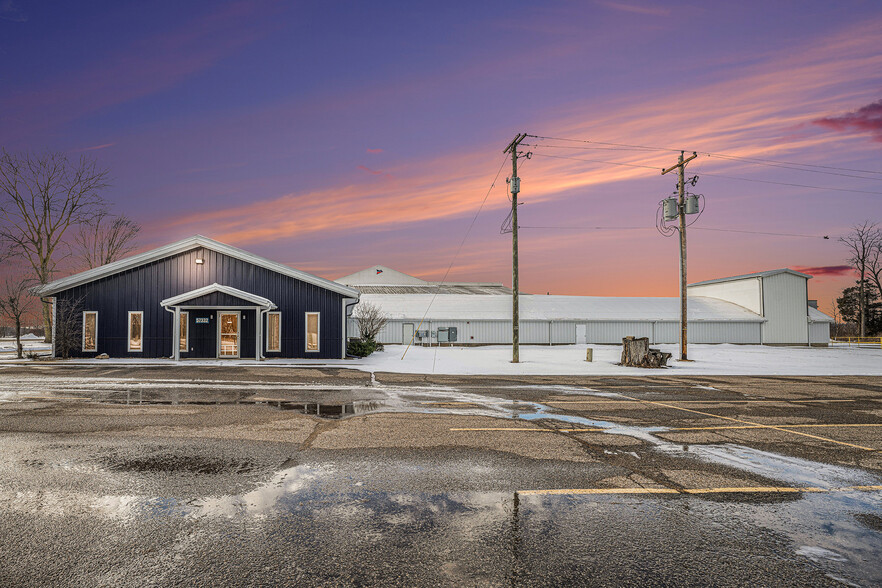 57332 N Main St, Three Rivers, MI à louer - Photo de l’immeuble – Image 1 sur 29