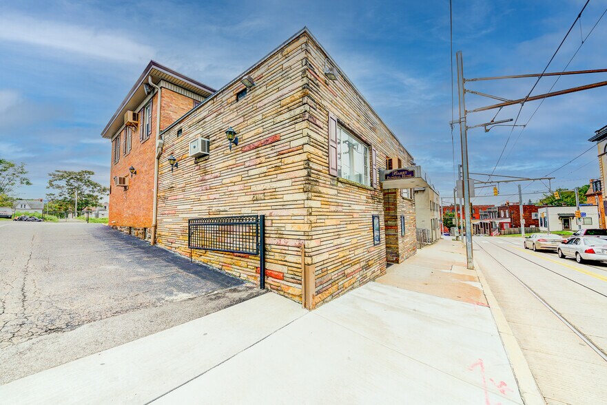 608 E Warrington Ave, Pittsburgh, PA à louer - Photo de l’immeuble – Image 3 sur 20