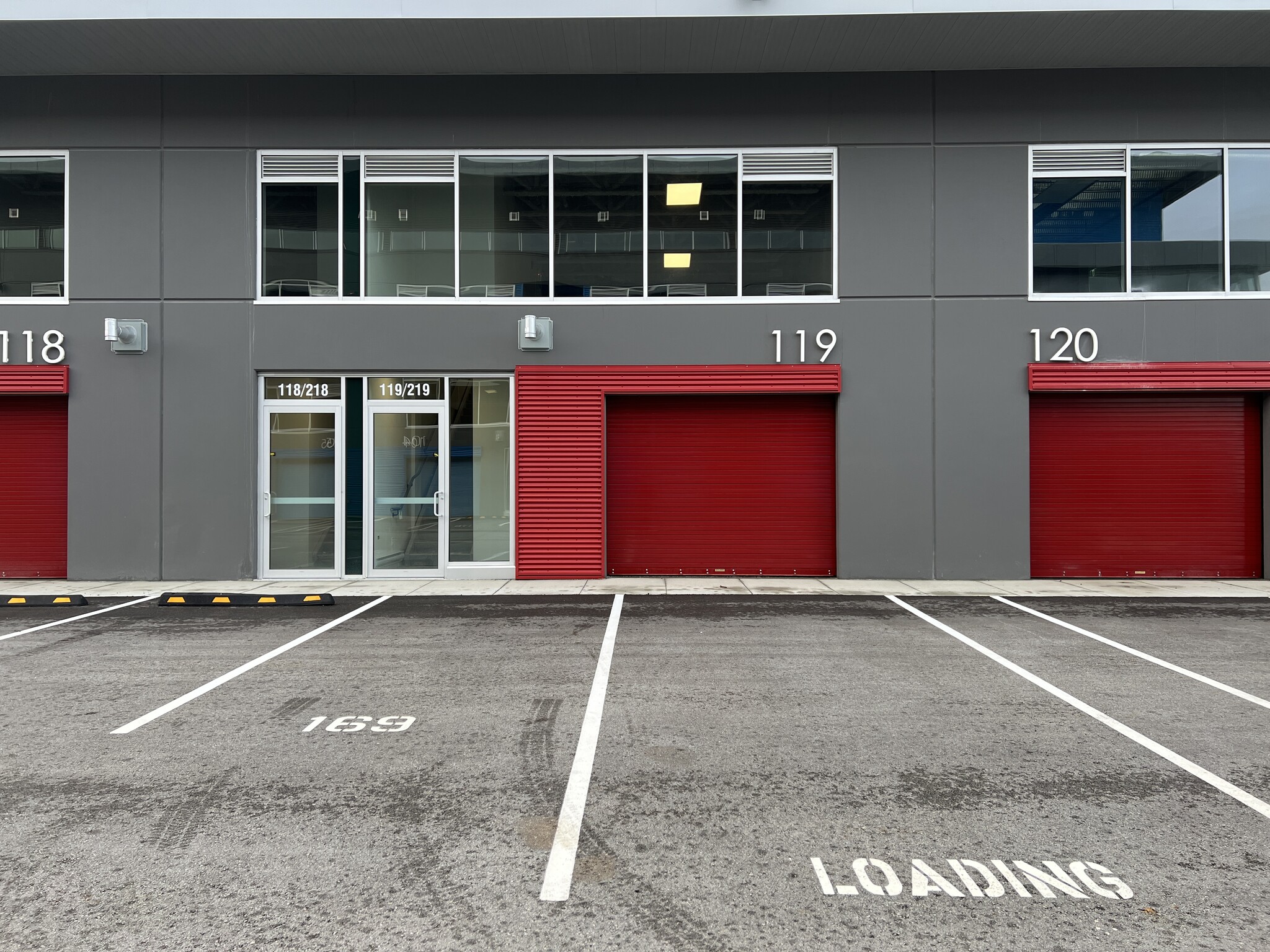 4899 Vanguard Rd, Richmond, BC à louer Photo de l’immeuble– Image 1 sur 6