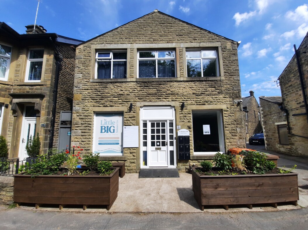 12 Skipton Rd, Barnoldswick à louer Photo principale– Image 1 sur 2