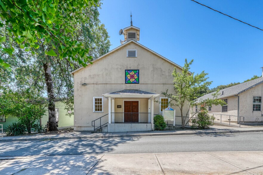 12487 The Plaza, Clearlake Oaks, CA à vendre - Photo de l’immeuble – Image 3 sur 39
