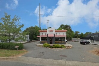 3475 Robinhood Rd, Winston-Salem, NC à louer Photo intérieure– Image 2 sur 4