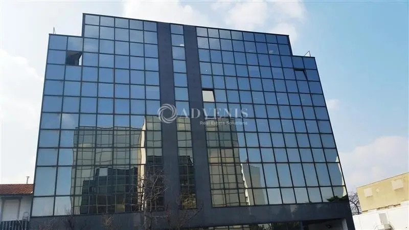 Bureau dans Ivry-sur-Seine à louer - Photo de l’immeuble – Image 1 sur 12