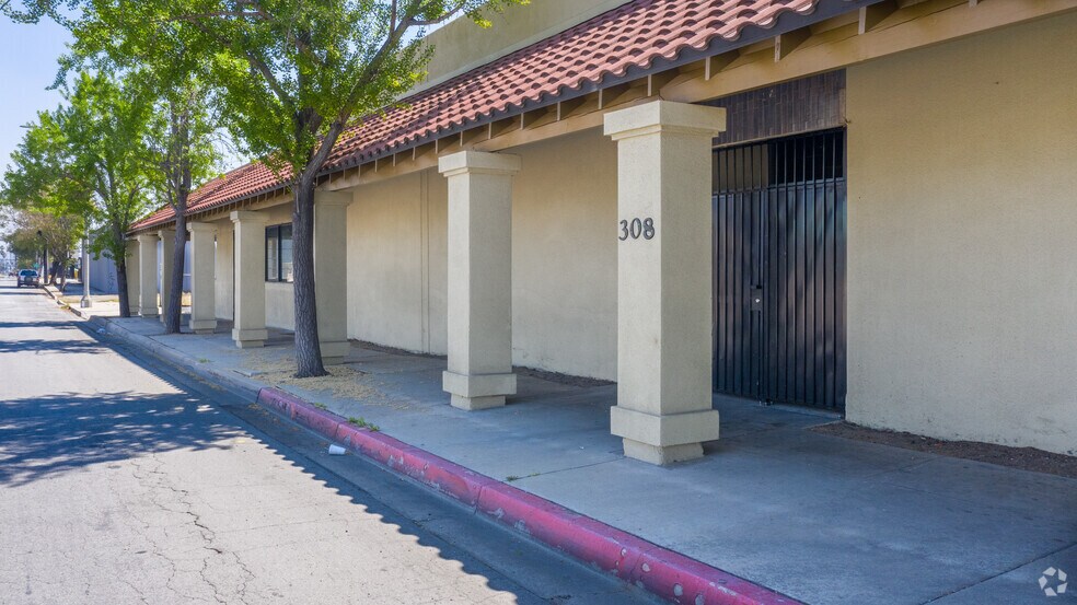 308 E Valley Blvd, Colton, CA à vendre - Photo de l’immeuble – Image 3 sur 5