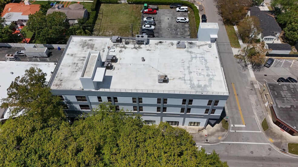 1801 Coral Way, Miami, FL à vendre - Photo de l’immeuble – Image 3 sur 48