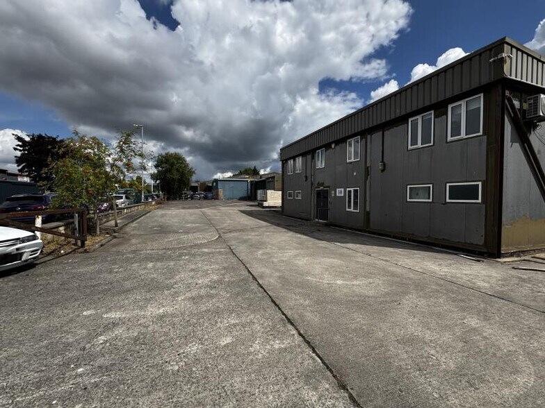 10 Bennett Fields Trading Estate, Wincanton à louer - Photo de l’immeuble – Image 2 sur 3