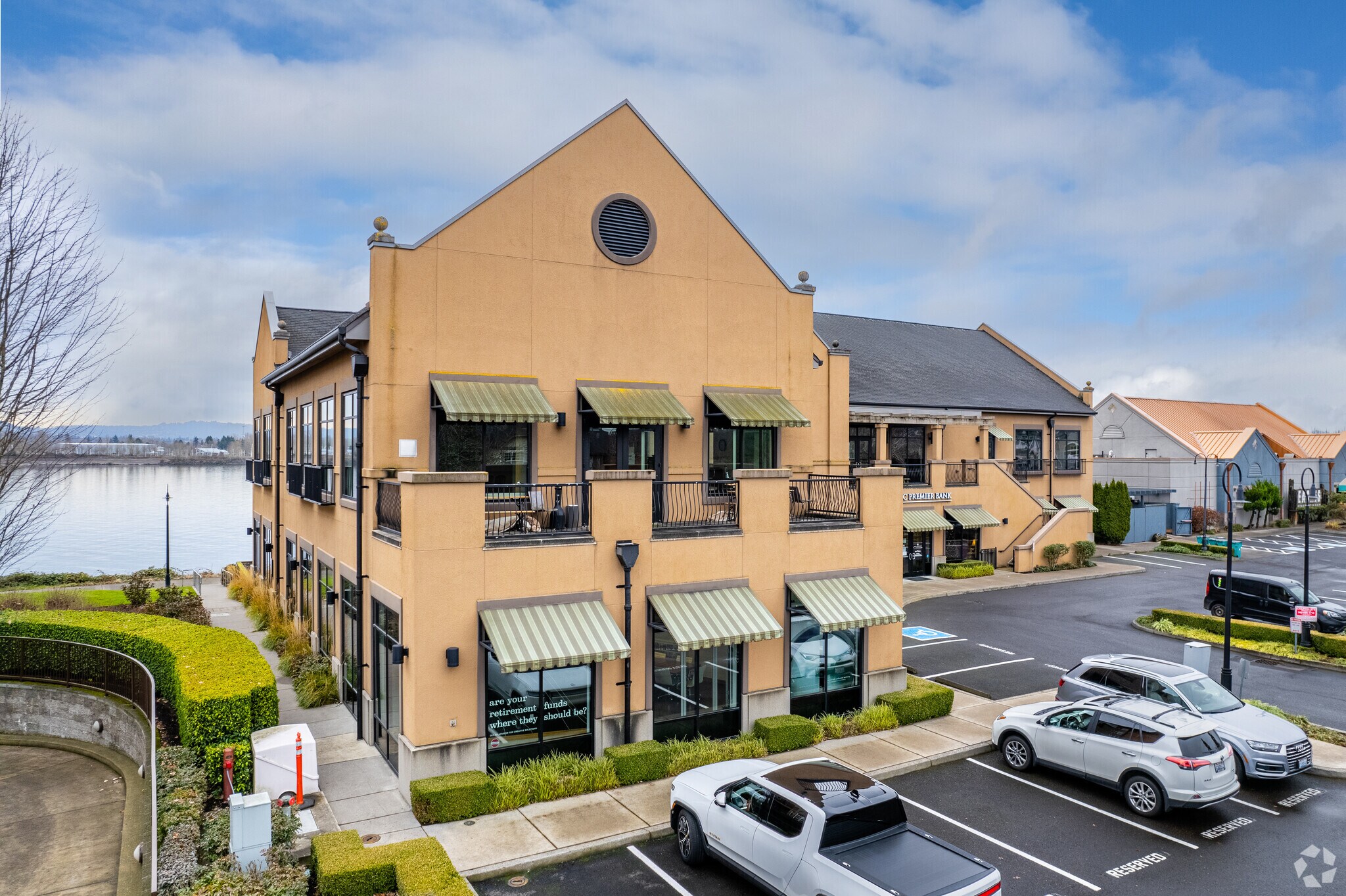 2001 SE Columbia River Dr, Vancouver, WA à louer Photo principale– Image 1 sur 9