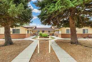 Plus de détails pour 10750 W 12th Pl, Lakewood, CO - Logement à vendre