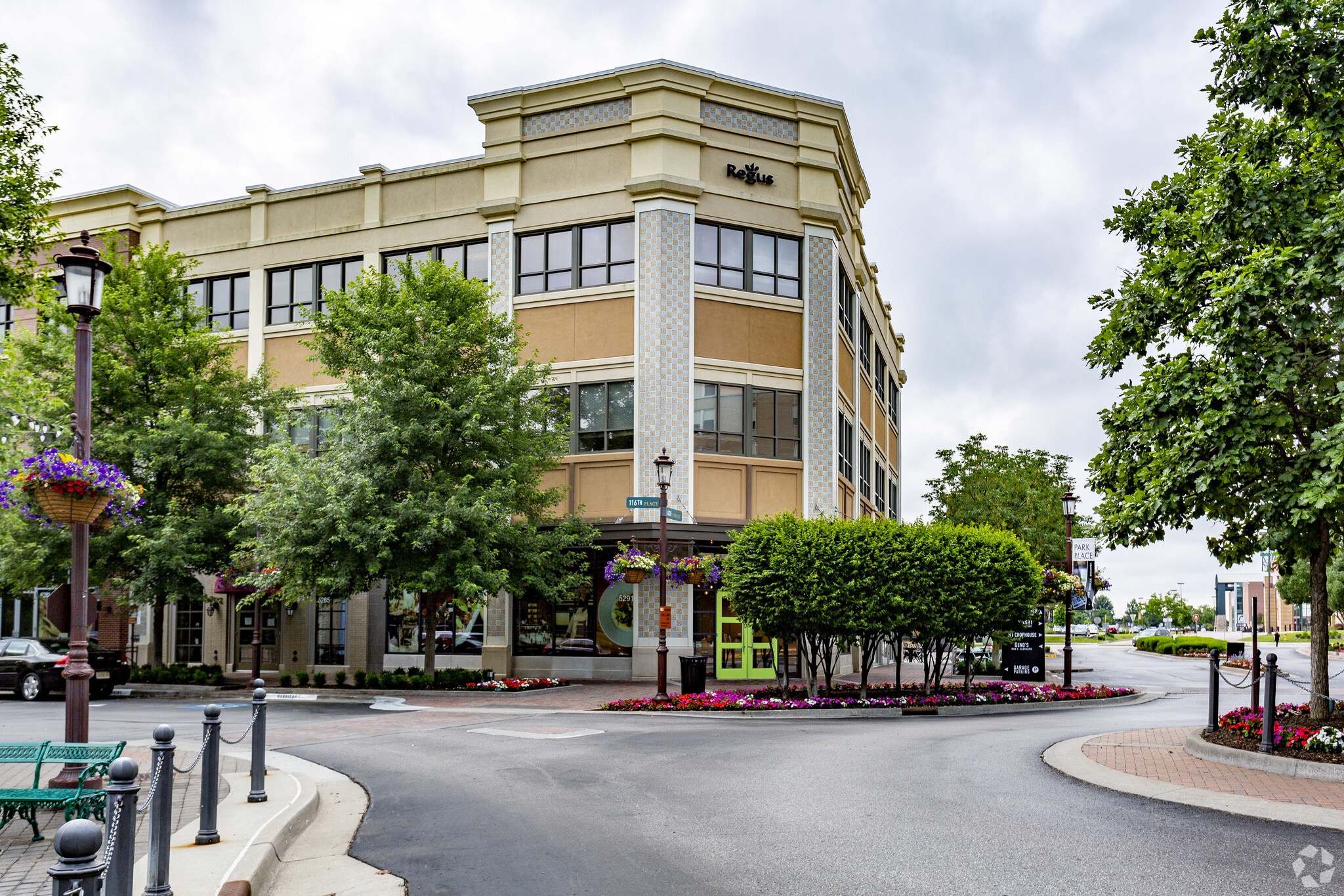 11635 Ash St, Leawood, KS à louer Photo principale– Image 1 sur 20