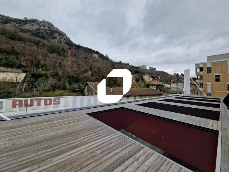55 Route De Lyon, Grenoble à louer - Photo de l’immeuble – Image 2 sur 10