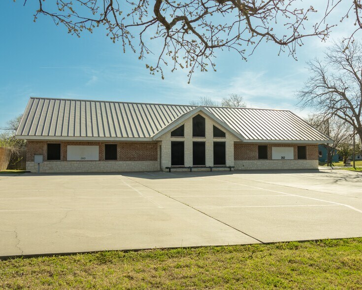 200 E Evergreen St, Sherman, TX à louer - Photo de l’immeuble – Image 3 sur 6