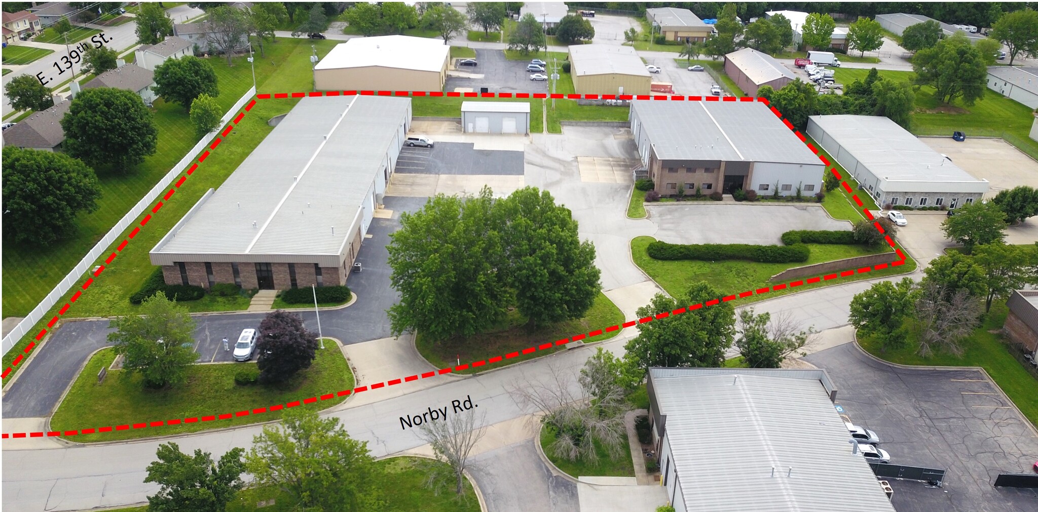 13903 Norby Rd, Grandview, MO à vendre Photo principale– Image 1 sur 21