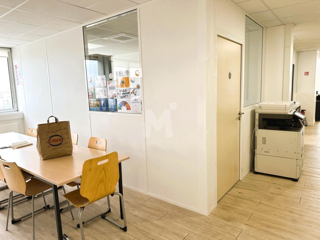Bureau dans Évry-Courcouronnes à louer Photo intérieure– Image 1 sur 5