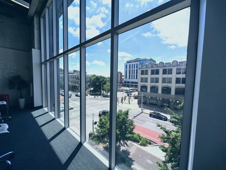 44 E Washington St, Indianapolis, IN à vendre - Photo de l’immeuble – Image 2 sur 5