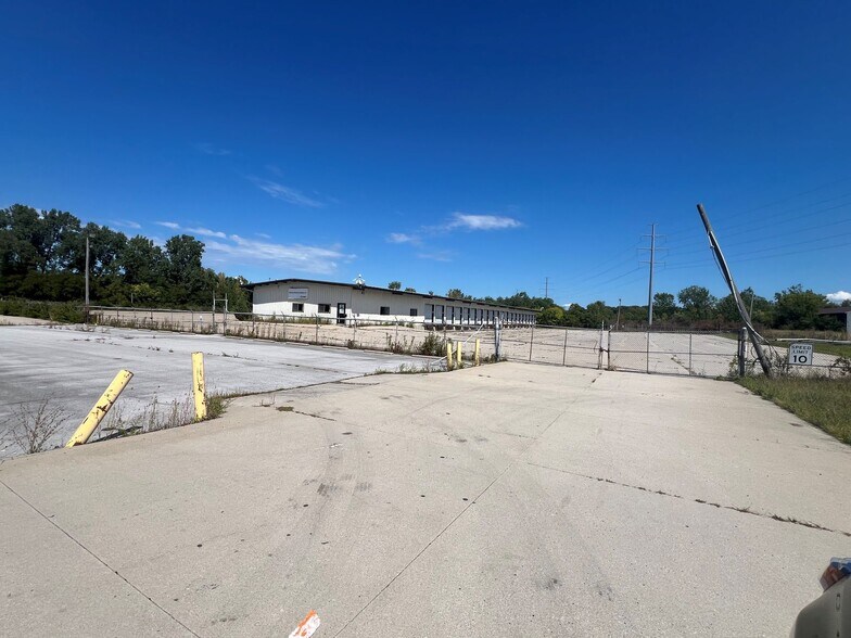 2335 Saint Johns Rd, Lima, OH à louer - Photo de l’immeuble – Image 2 sur 4