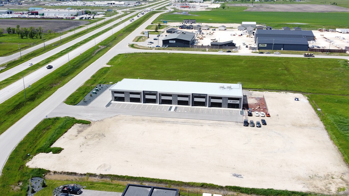 4945 Portage Av, Headingley, MB à louer Photo principale– Image 1 sur 13