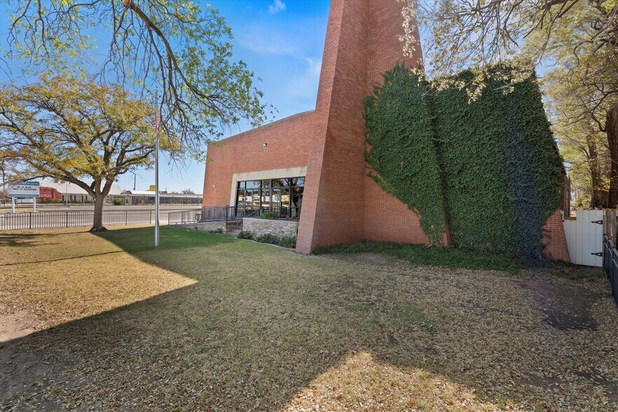 1911 34th St, Lubbock, TX à vendre - Photo principale – Image 1 sur 44