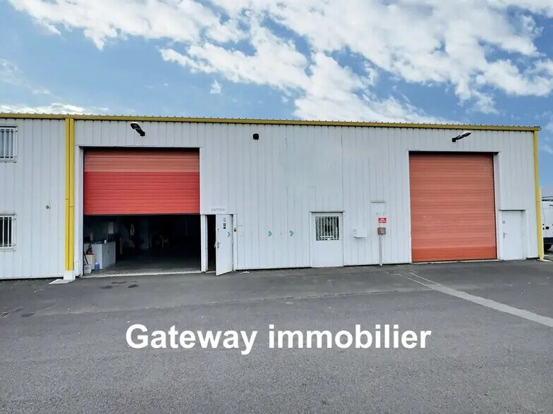Industriel/Logistique dans COURNON-D'AUVERGNE à louer - Photo de l’immeuble – Image 1 sur 16