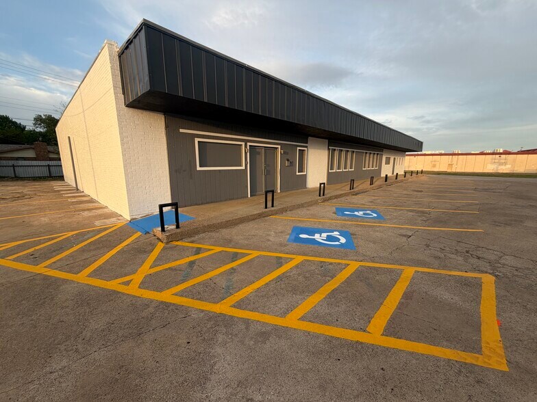 612 Michael Dr, Everman, TX à louer - Photo de l’immeuble – Image 2 sur 9