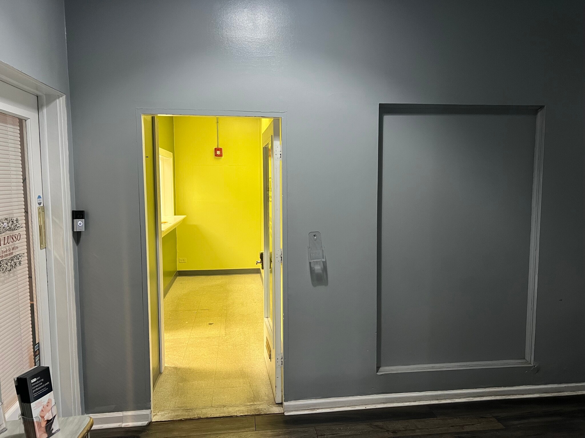 116-118 S York St, Elmhurst, IL à louer Photo intérieure– Image 1 sur 4