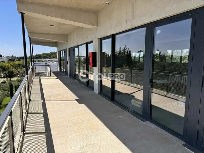 Plus de détails pour Bureau à vendre
