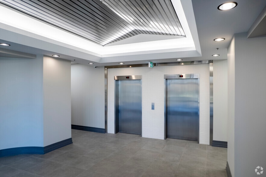 5975 Whittle Rd, Mississauga, ON à louer - Hall d’entrée – Image 3 sur 3
