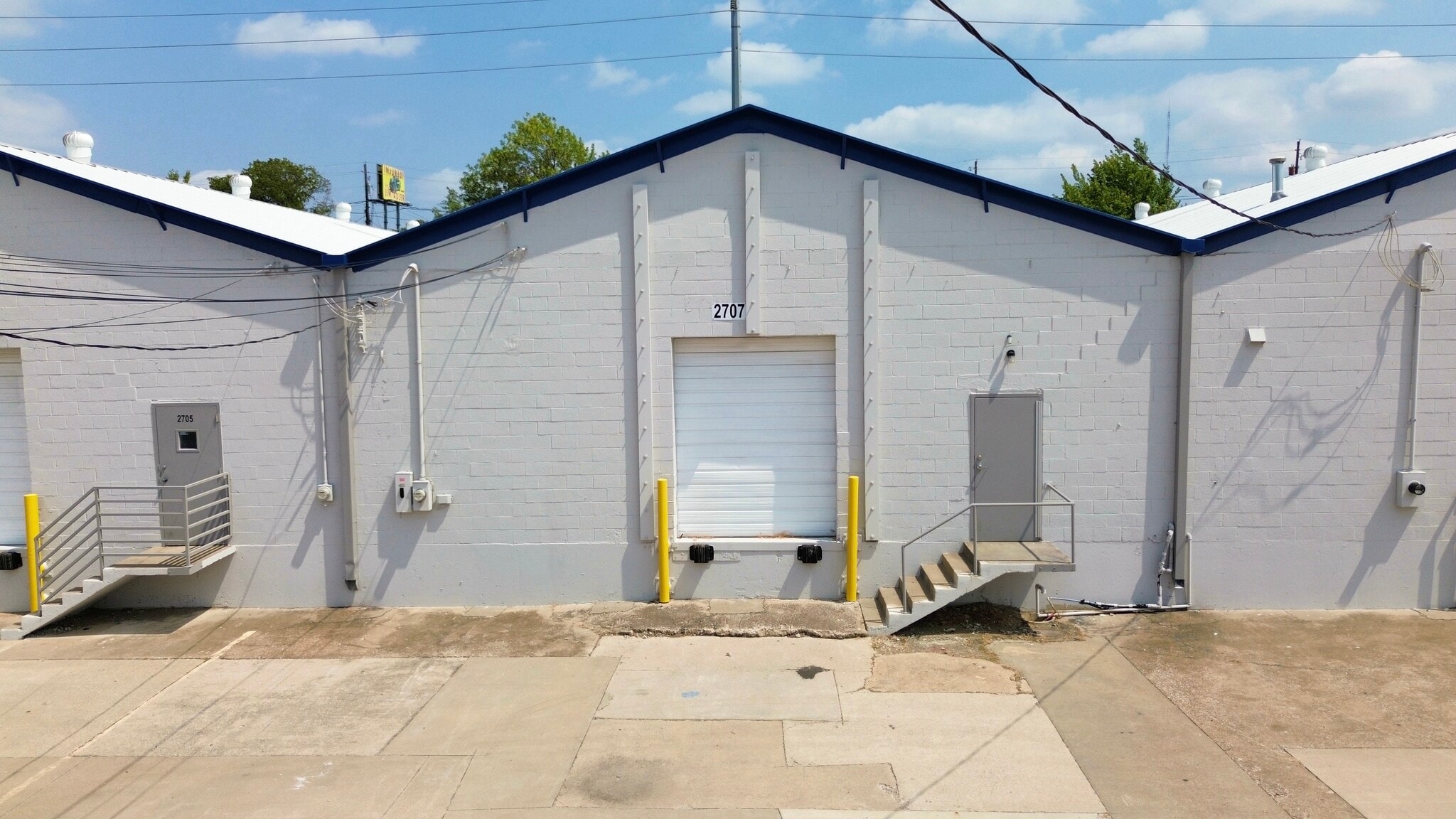 2661-2669 Ludelle St, Fort Worth, TX à louer Photo de l’immeuble– Image 1 sur 4