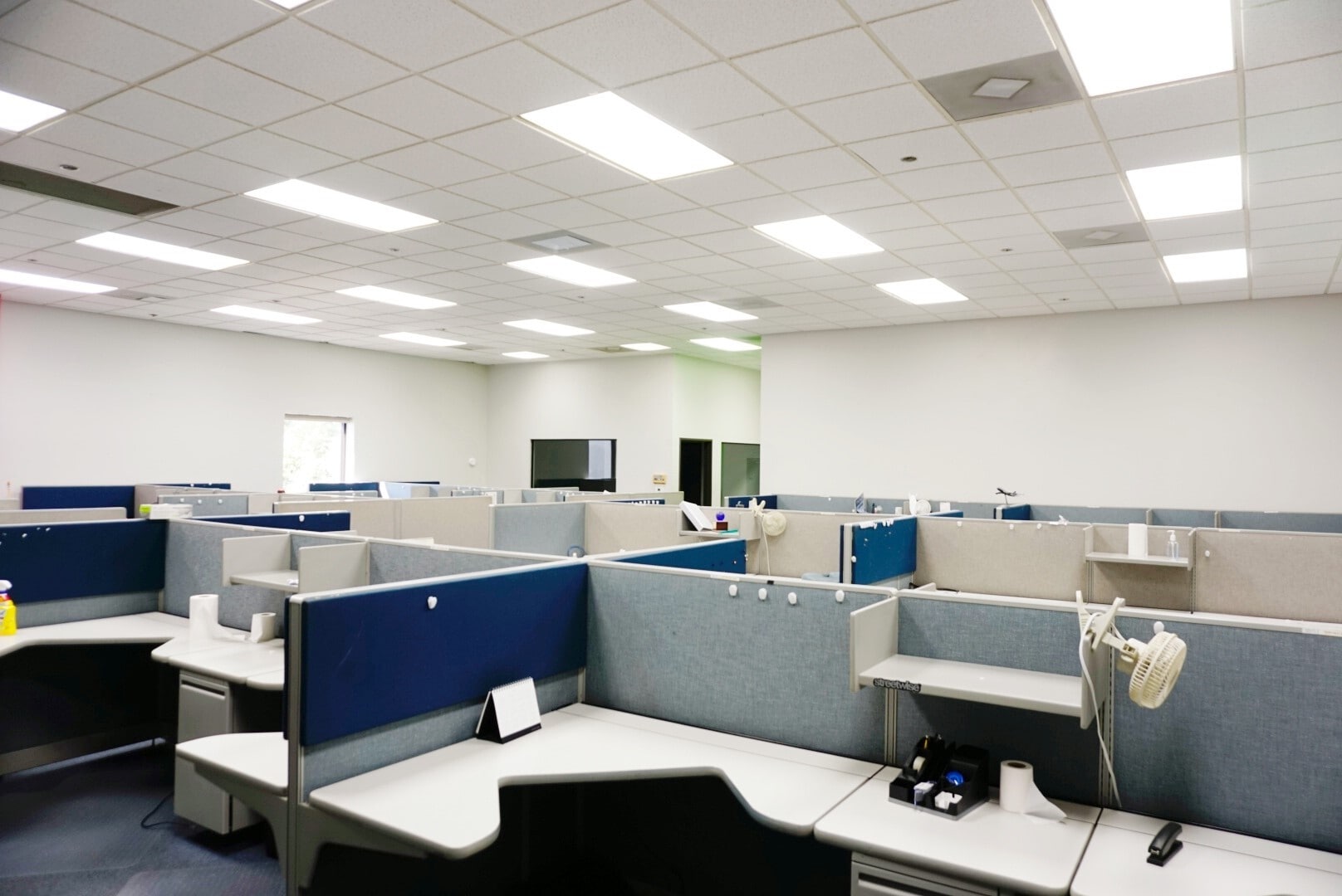 2347-2351 Honolulu Ave, Montrose, CA à louer Photo intérieure– Image 1 sur 4