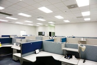 2347-2351 Honolulu Ave, Montrose, CA à louer Photo intérieure– Image 1 sur 4