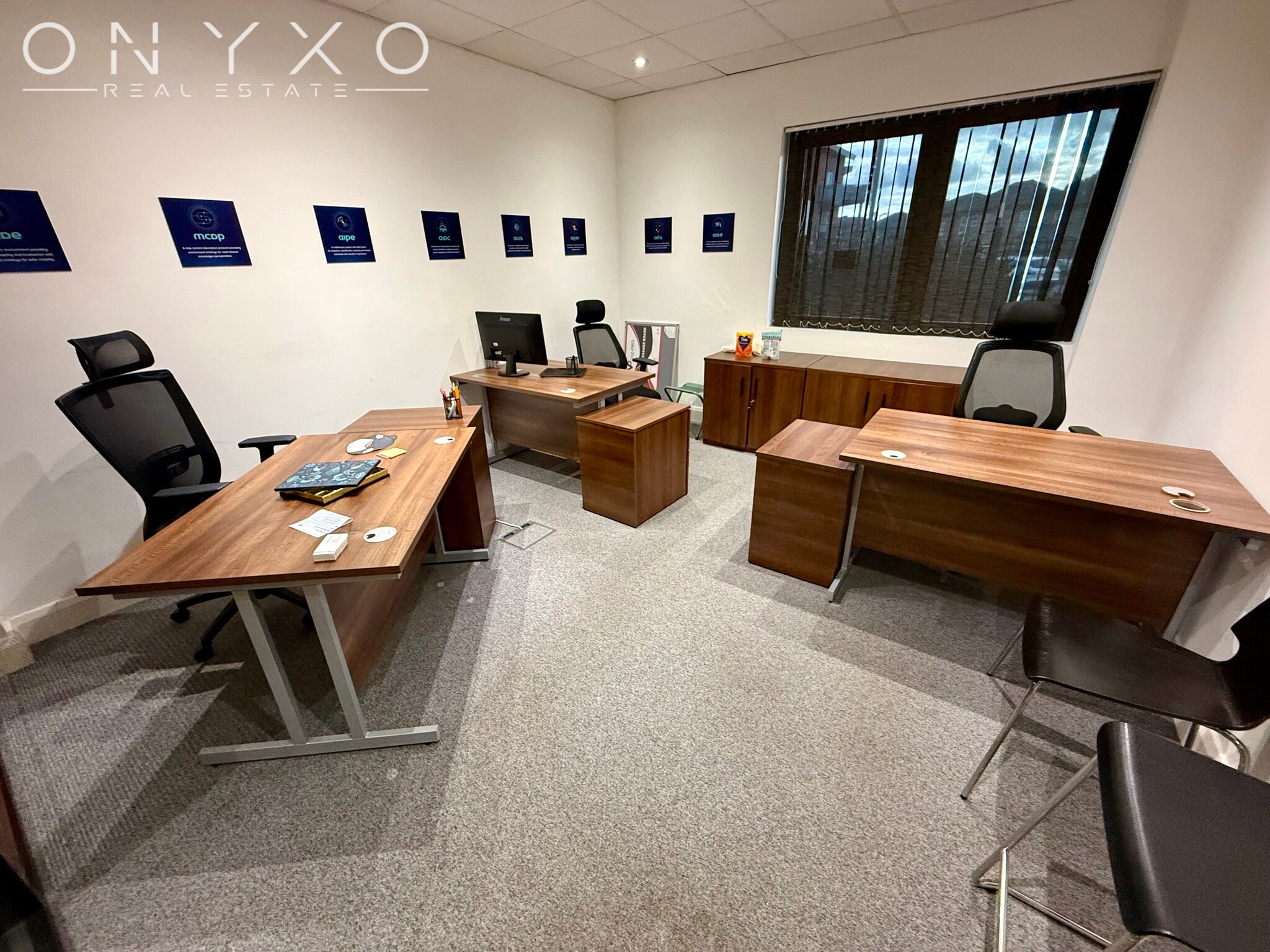 1390 Uxbridge Rd, Uxbridge à louer Photo intérieure– Image 1 sur 1