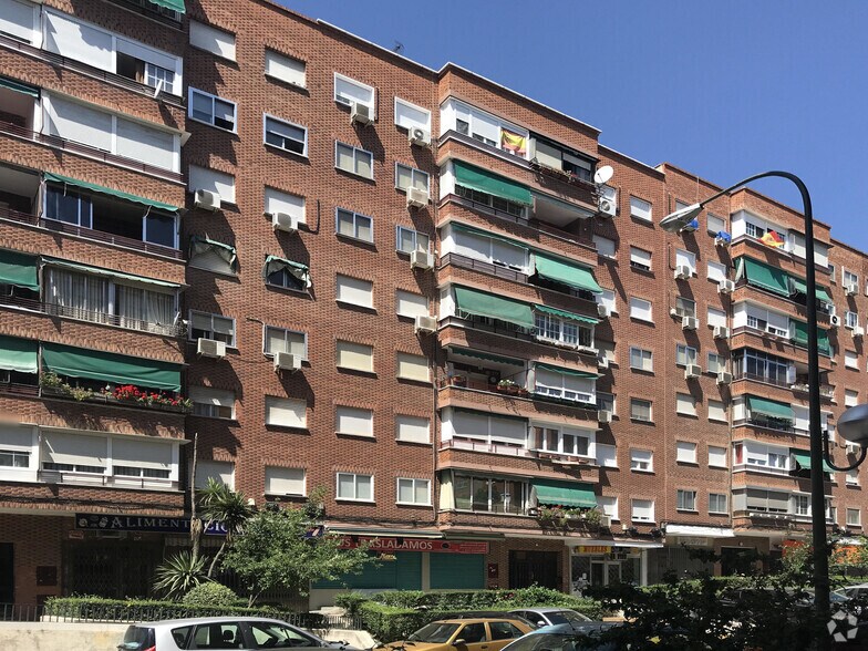 Local commercial dans Móstoles, Madrid à louer - Photo de l’immeuble – Image 2 sur 2