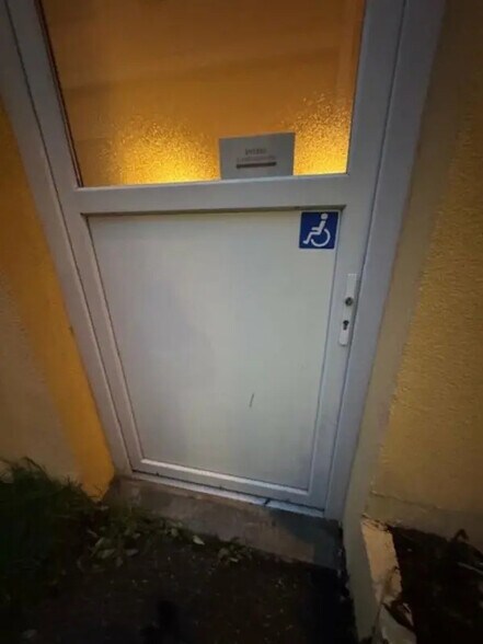 Bureau dans Villefranche-sur-Saône à vendre - Photo de l’immeuble – Image 2 sur 4