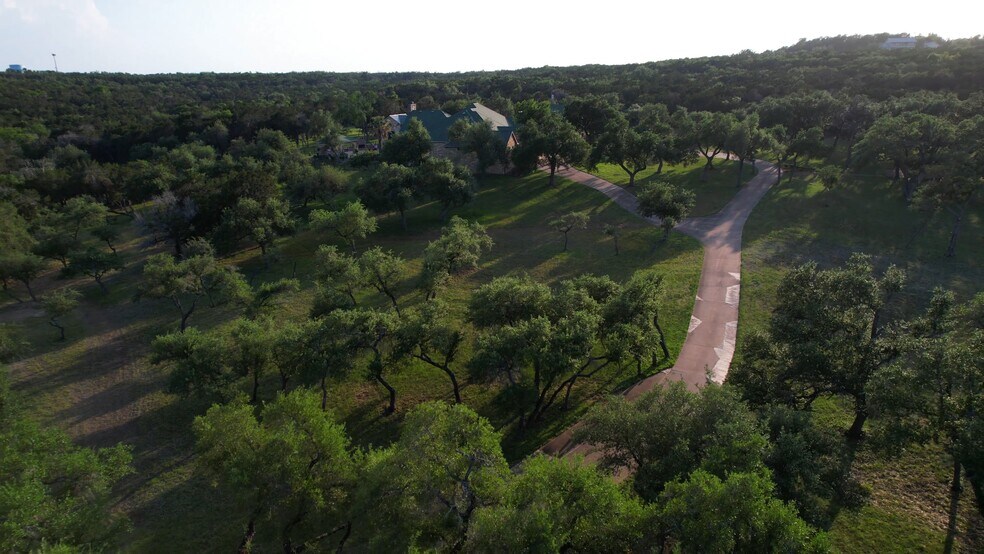 6620 W Creekview Dr, Austin, TX à vendre - Vidéo sur l’annonce professionnelle – Image 2 sur 45