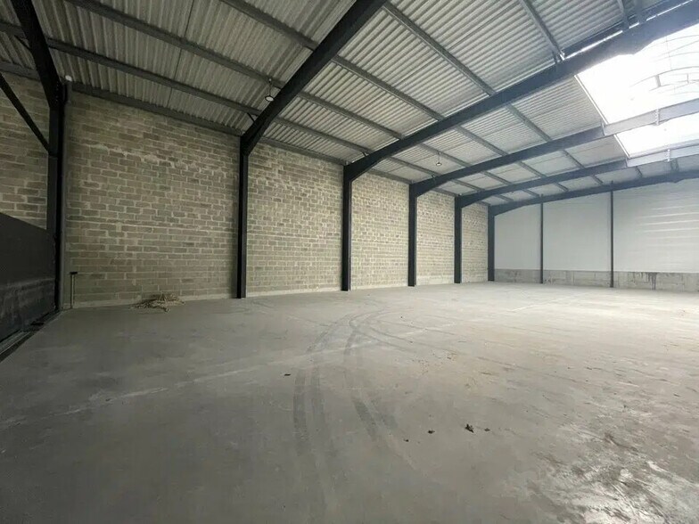 Industriel/Logistique dans Couëron à louer - Photo de l’immeuble – Image 3 sur 5