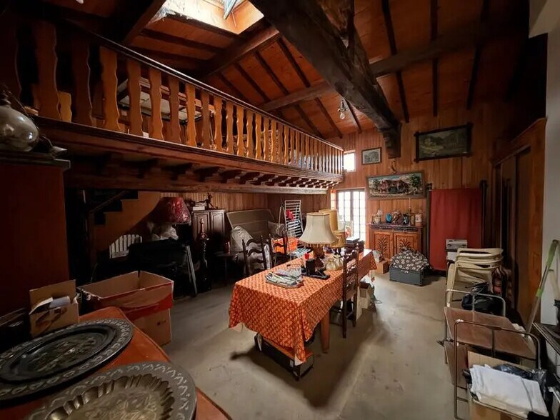 Local d'activités dans Reyrieux à vendre - Photo de l’immeuble – Image 2 sur 9