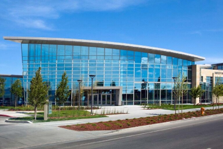 1000 Enterprise Way, Sunnyvale, CA à louer - Photo de l’immeuble – Image 2 sur 9