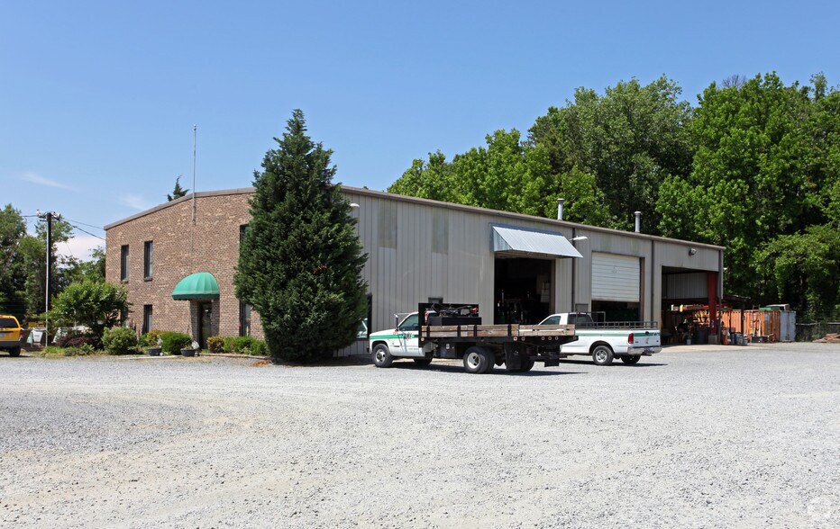 4517 Equipment Dr, Charlotte, NC à louer - Photo principale – Image 1 sur 2