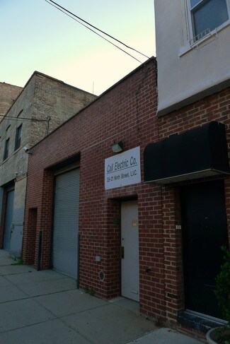 Plus de détails pour 3521 Ninth St, Long Island City, NY - Industriel/Logistique à vendre
