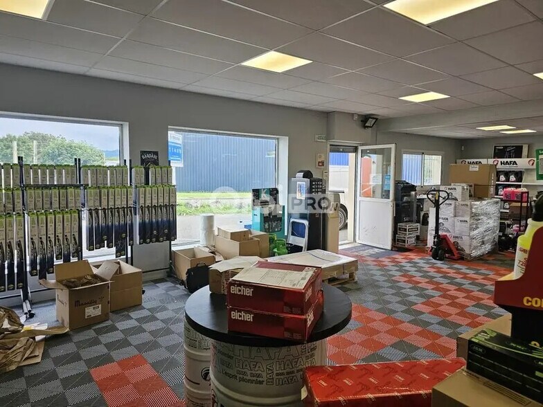 Local commercial dans Lescar à louer - Photo intérieure – Image 2 sur 3